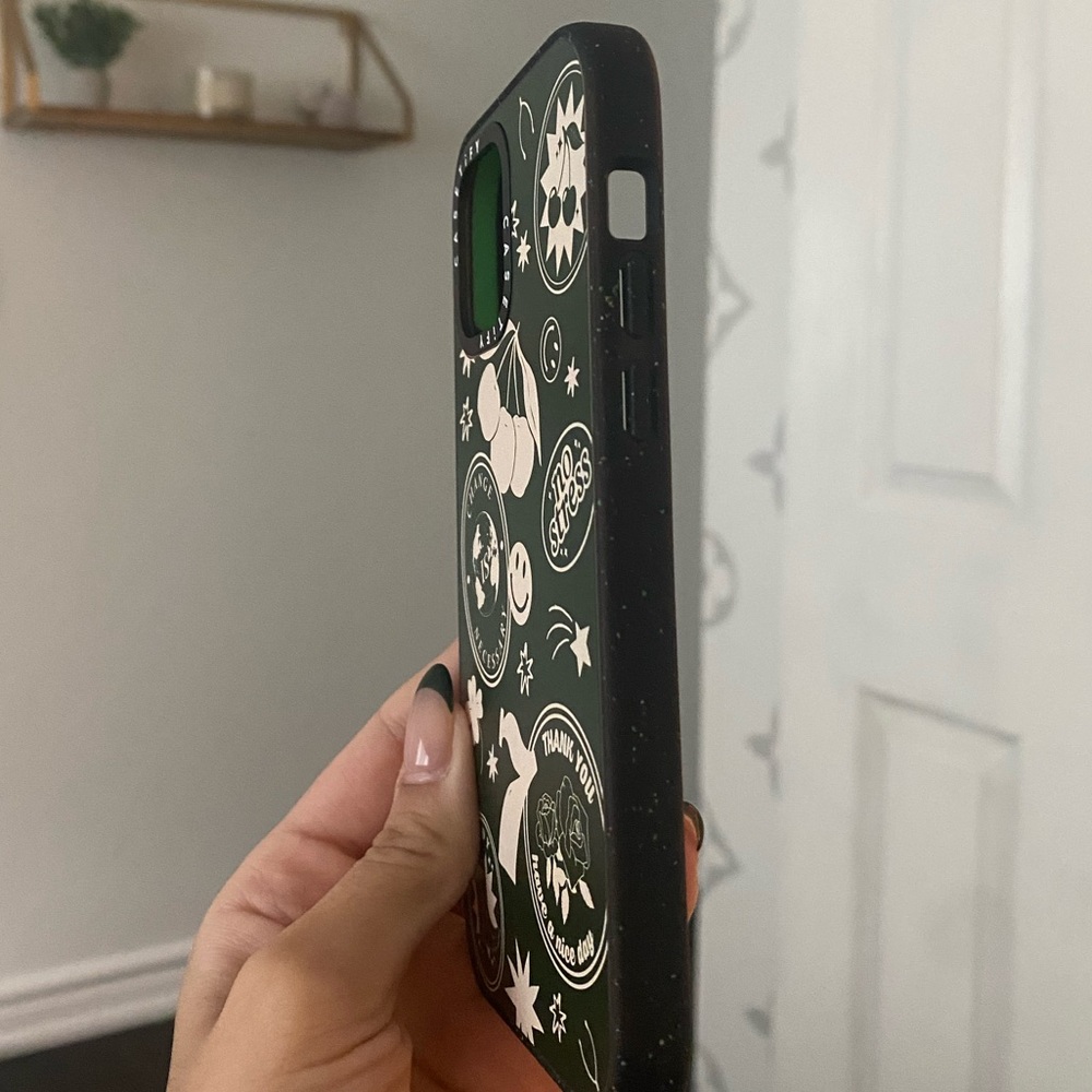 IPhone 12 Castify Case - Picture 2 of 5